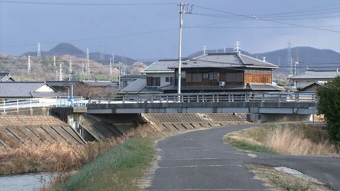 「大きな犬に追いかけられた」坂出市で体長約1メートルの大型犬が徘徊　小学生の男の子が体当たりされ軽いけが　警察が目撃情報を求める【香川】|TBS NEWS DIG