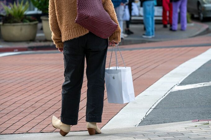 米ＰＣＥ統計、個人支出が４年ぶり大幅減－価格指数は小幅な伸び