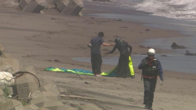 速報 「パラセーリング中の人が沈んだようだ」海岸近くで意識不明の男性　北海道函館市|TBS NEWS DIG