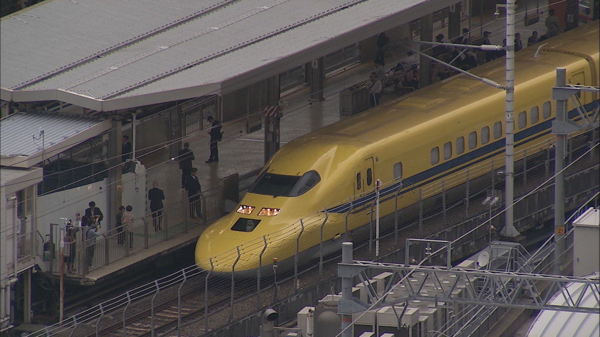 “見ると幸せになる”ドクターイエローが老朽化で引退へ JR東海は来年1月 JR西日本は2027年以降めど 東海道・山陽新幹線