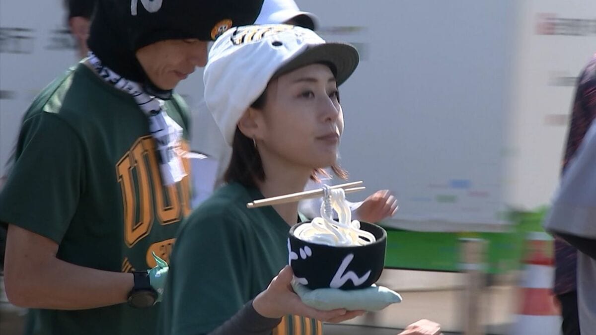 初めての「かがわマラソン」1万人超のランナーが参加　沿道の応援は10万人「給水所」ならぬ「給うどん所」でおもてなし【香川】