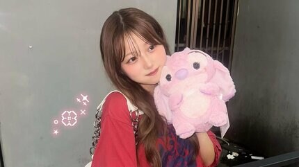 辻希美・長女】希空 「エンジェルかわっ」 赤いTシャツ × ピンクの