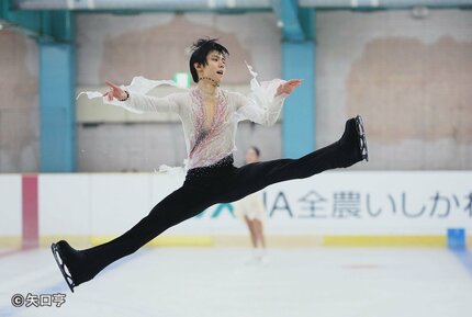 80歳でも頑張るエネルギーもらった」羽生結弦さんが華麗な演技で被災地