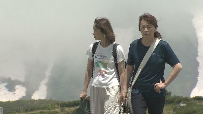 平地との気温差10℃以上!標高2450メートルの立山室堂は19.8℃で快適 絶好の観光日和、多くの観光客で賑わう|TBS NEWS DIG