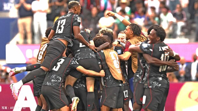 開催国のカナダが劇的勝利！後半アディショナルタイムのゴールで南アフリカ撃破し決勝トーナメント2回戦進出【W杯北中米大会】|TBS NEWS DIG