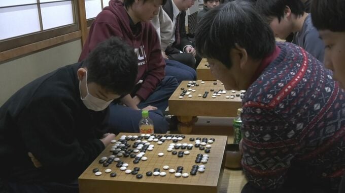 ６８歳差対決の勝者は？　１月５日は「囲碁の日」　愛好者ら新春初打ち　　|　BSSニュース | BSS山陰放送