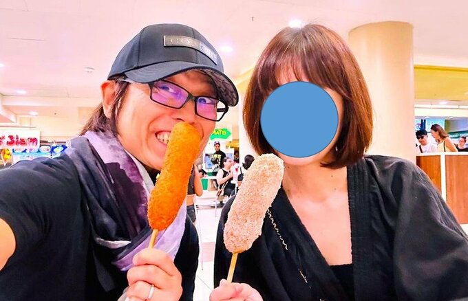 つんく♂さん　妻と笑顔で２ショット　「チーズトッグなう！」「今日のおやつはこれ！」|TBS NEWS DIG