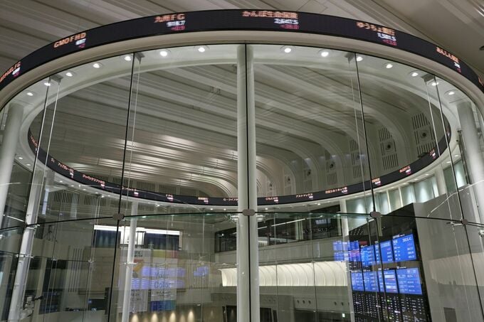 【日本市況】株式が下落、AI懸念や短期過熱感－円は153円台前半