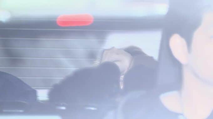 寝ている人から財布やキャッシュカードを盗んだとして27歳の男を逮捕　携帯電話から抜き取ったSIMカードでカードの暗証番号を調べた可能性　警視庁|TBS NEWS DIG