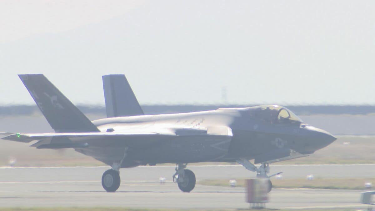 国内で初めて配備予定のステルス戦闘機・F35C アメリカ軍岩国基地に初