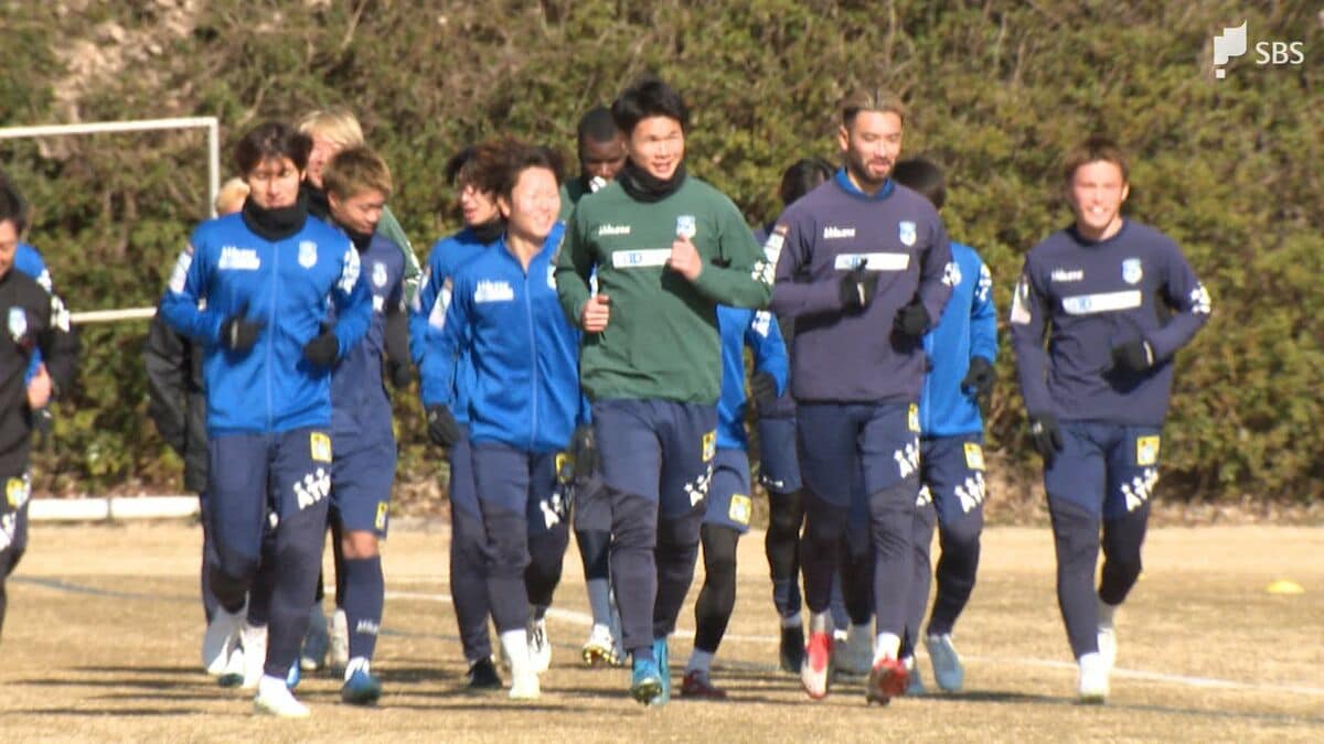 「這い上がるということを常に考えて」篠田善之新監督が率いるアスルクラロ沼津が始動 J3復帰に向け新加入選手は6人