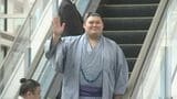 大の里・欧勝海 パリ公演に向けて羽田空港を出発 大の里は「左肩の回復も順調」　|　石川県のニュース｜MRO北陸放送