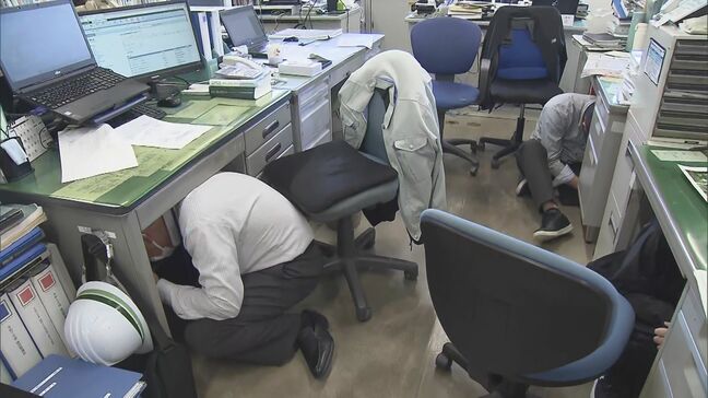 防災ラジオを使った避難訓練 「記憶を風化させない」由布市役所で身を守る手順確認 大分|TBS NEWS DIG