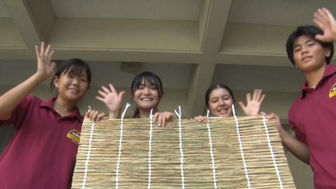 石垣島の子どもたちが稲わらを使ったゴザ作りに挑戦 |TBS NEWS DIG