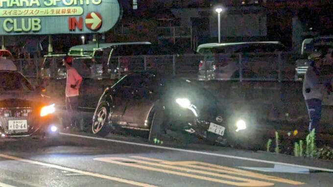 郊外電車の線路に乗用車が誤侵入　|　愛媛のニュース - Nスタえひめ｜あいテレビは6チャンネル