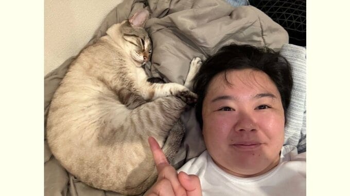 【 ねこ 】やす子さんの愛猫「アビシがうちに来て一年〜」「一生幸せにするからね〜！」比較写真で幸せ明らか　フォロワーお祝い「ずっと一緒な感じの仲良し」|TBS NEWS DIG