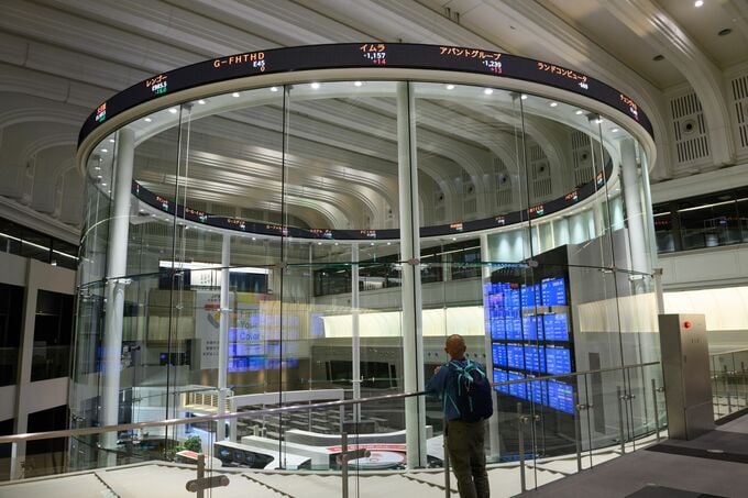 TOPIXが取引時間中の最高値、決算好感や米政府再開期待-AI関連は安い