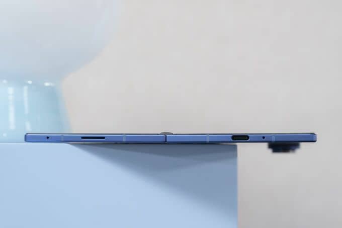 サムスン、新型折りたたみ式スマホ３機種を発表－より薄型・軽量に