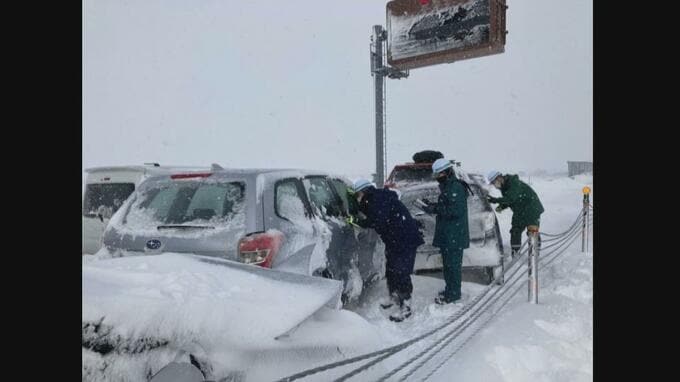 “ホワイトアウト”で17人死傷、約80台の多重事故…男性はねて死亡させた30代の女を、過失運転致死で略式起訴　|　北海道のニュース｜HBC北海道放送