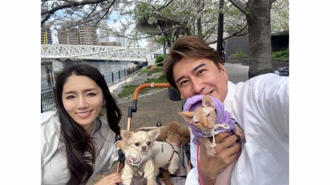 【 川﨑麻世 】料理研究家の妻・花音さんの手作り弁当で愛犬・愛猫とお花見　「最後の晩餐でも食べたい」と絶賛|TBS NEWS DIG
