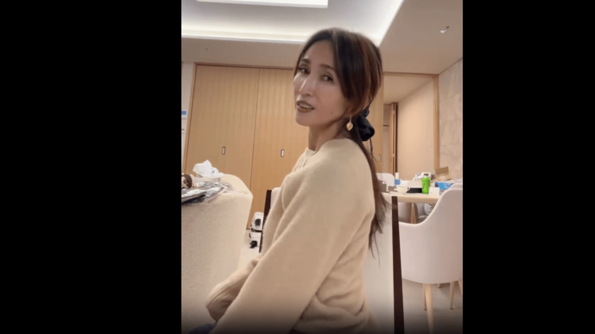 工藤静香 】 「何回もやり直した」 こだわりのグッズを実演紹介 「一緒