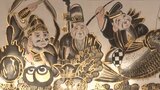 色鮮やかな七福神や宝船の縁起物 名物の「お飾り市」 新年の幸せ願い多くの市民でにぎわう 岩手・宮古市|TBS NEWS DIG