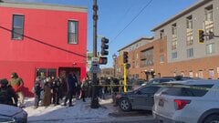 アメリカ・ミネソタ州で不法移民取り締まる連邦捜査官が発砲 撃たれた男性は死亡、事件後、現場周辺では抗議活動 当局側と衝突| TBS CROSS DIG with Bloomberg