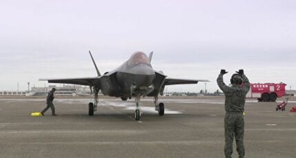領空侵犯を警戒 ステルス戦闘機F35A空自・小松基地に初配備 市民団体