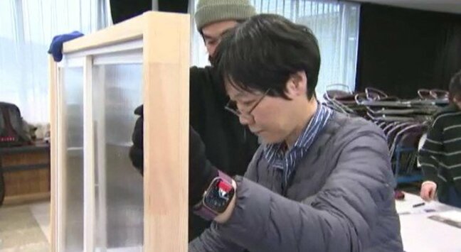 止まらない電気ガス値上がりの中で「窓の断熱」はいかが…コスパで勝る内窓をDIYするワークショップ「想像よりも簡単に楽しく作れて驚いた」長野・上田市|TBS NEWS DIG