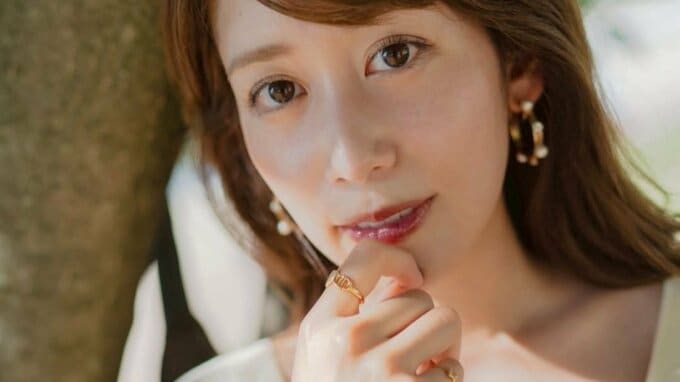 【 中川安奈 】緑と水辺バックに爽やかスマイル「カメラマンさんマジック」　フォロワー絶賛「魔法を超える輝き」|TBS NEWS DIG
