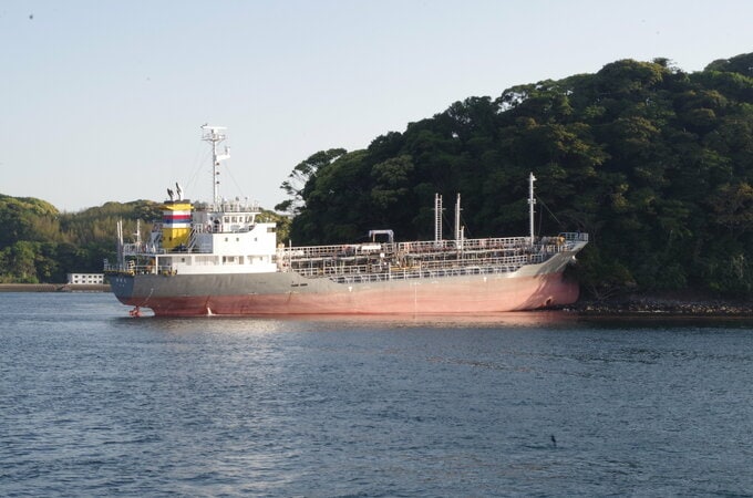 長崎県平戸の海岸にケミカルタンカー乗り揚げ　けが人なし|TBS NEWS DIG