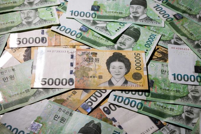 韓国ウォンが対ドルで上げ消す、韓国与党代表は辞意表明