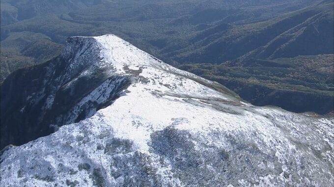 中国人とみられる男女4人が遭難《標高1,984mの黒岳》北海道警のヘリコプターが吊り上げ救助…全員にけがなし|TBS NEWS DIG