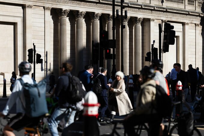 英中銀ピル氏、迅速な利上げを主張－インフレ抑制の停滞に懸念示す