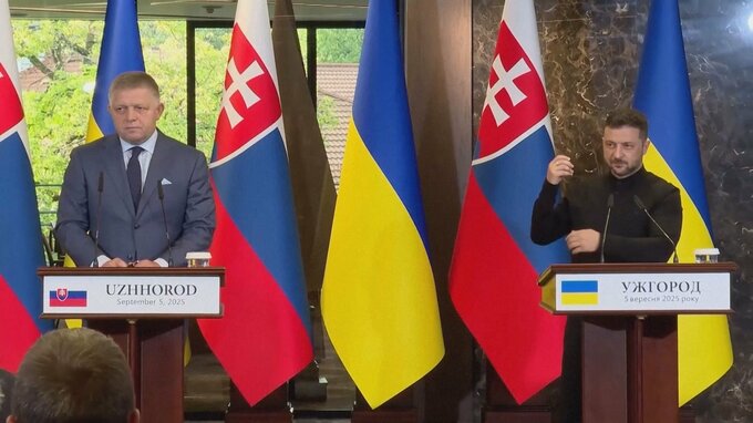 ゼレンスキー大統領がロシア寄りのスロバキア・フィツォ首相と会談　ロシアのエネルギー施設への攻撃に配慮求める