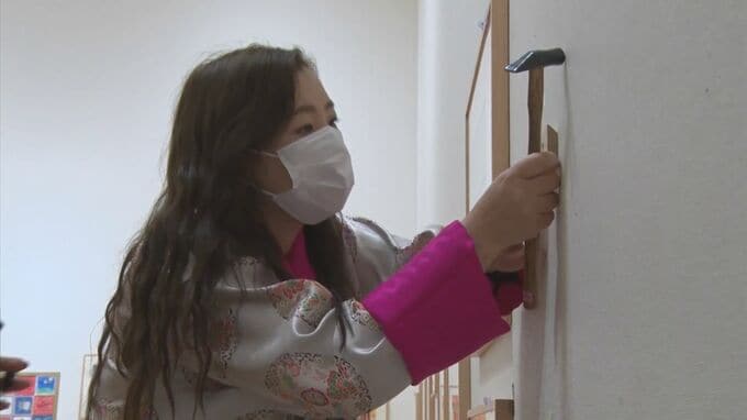 「額装や折り紙なども学びたい」ブータンの美術教員　美術館で研修中　|　BSSニュース | BSS山陰放送