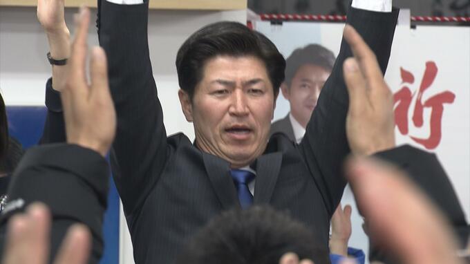 「スピード感・実行力をもって」28年ぶりに町政のトップ交代　佐藤陽大氏が初当選　新人の三つ巴の選挙戦　青森・六戸町　|　青森のニュース│ATV NEWS│青森テレビ