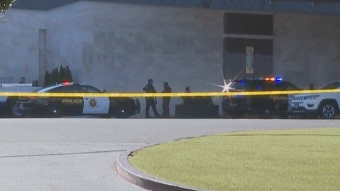 米・ネバダ州のカジノ敷地内で銃撃事件 少なくとも3人死亡、3人重軽傷　容疑者は警察との銃撃戦の末に身柄拘束、病院で重体|TBS NEWS DIG