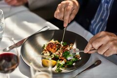 高級レストランのVIPになる6つの方法－スタッフへの気配り忘れずに| TBS CROSS DIG with Bloomberg