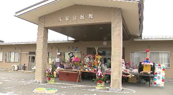 「お盆休みをもう１日！」公民館の入り口を封鎖…神輿や門松などの正月飾りを玄関前に積み上げ…長野・南箕輪村でお盆休みの延長求める伝統行事【盆正月】区長は「これはすごい…」とお盆休みの1日延長を宣言　|　SBC NEWS | 長野のニュース | SBC信越放送