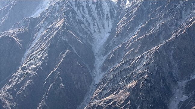 落石受け脇腹付近にけが　千葉県の43歳の女性公務員をヘリコプターで救助　長野・北アルプス・白馬大雪渓|TBS NEWS DIG