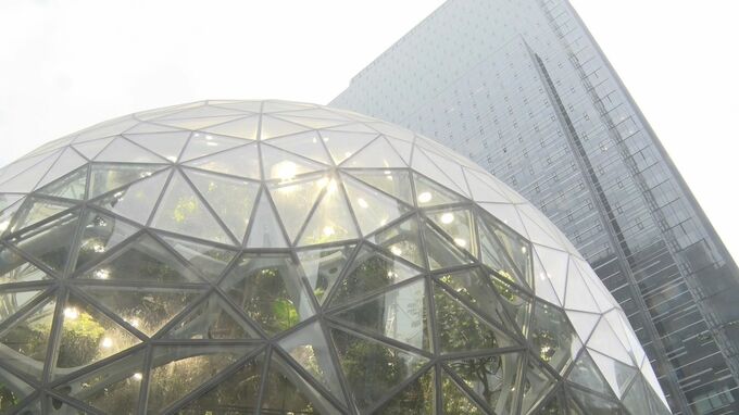 米アマゾンの従業員削減が1万8000人に拡大　セールスフォースも1割削減へ