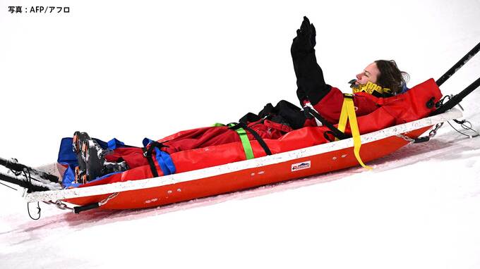 会場騒然…スキーハーフパイプで前回銀メダリスト・カナダの選手が頭部強打、担架で運ばれる【ミラノオリンピック】|TBS NEWS DIG
