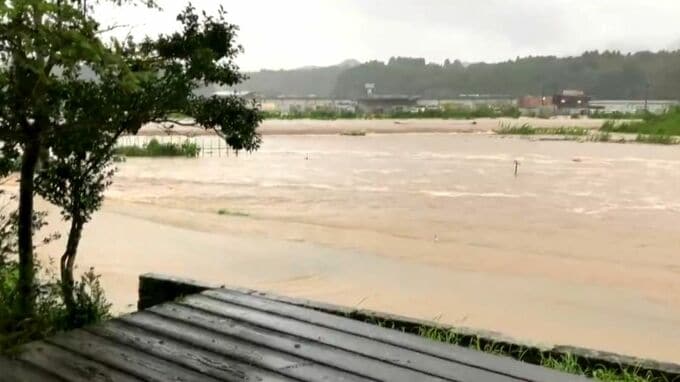 強風にあおられ4人けが　低体温症で1人が救急搬送　台風被害|TBS NEWS DIG