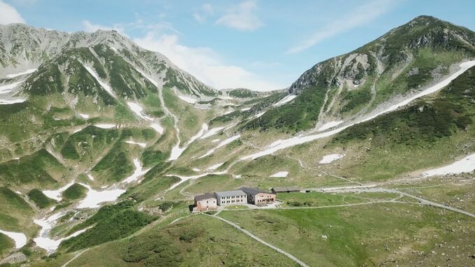 北アルプス 雄山一ノ越　雨のなか石畳の登山道で滑ったか　70歳男性が下山中に転倒して重傷|TBS NEWS DIG
