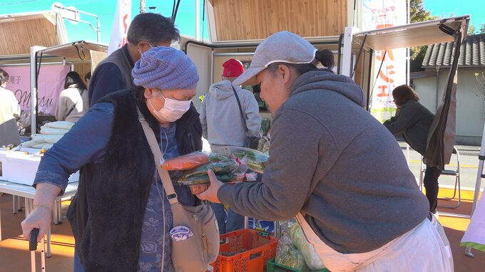 自動車販売会社で野菜やお菓子を販売するマルシェ　|　山梨のニュース | ＵＴＹテレビ山梨