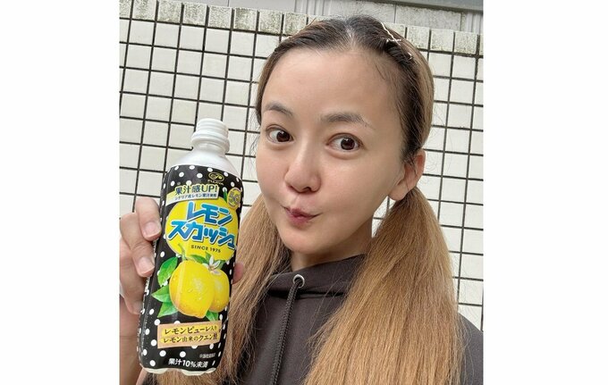 【 華原朋美 】　ドリンク片手に笑顔　「朋ちゃん今日もかわいい　癒されるー」　ファン反響|TBS NEWS DIG