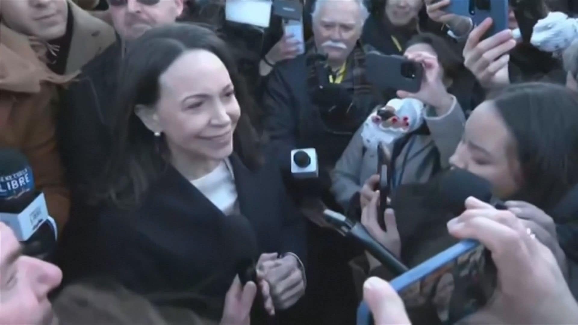 トランプ大統領にノーベル平和賞のメダル贈った」ベネズエラの野党指導