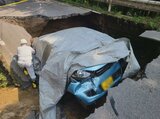「急に道路に穴が開いて…」国道が陥没　軽乗用車が数メートル下に転落して大学生3人搬送　局地的に降った激しい雨の影響か　|　名古屋・愛知・岐阜・三重のニュース【CBC news】 | CBC web