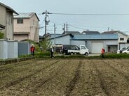 【続報】住宅街でのクマ人身被害…一夜明けて猟友会などが巡回、荻浦小・岩瀬小中学校は登校遅らせ対応　40代女性 犬の散歩中に襲われた現場　富山　|　富山のニュース｜天気・防災｜チューリップテレビ